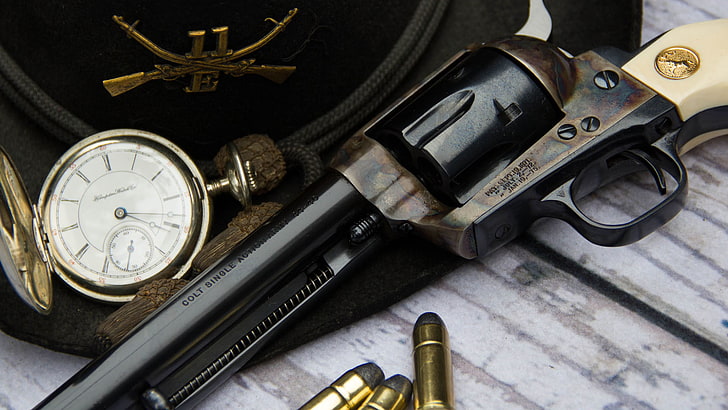 коричневый и черный револьвер, оружие, часы, шляпа, ствол, патроны, револьвер, кольт, боевая армия, HD обои