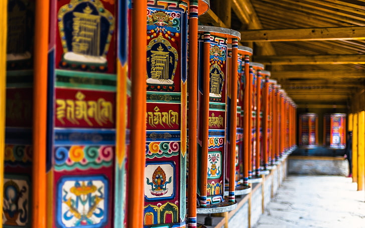 チベットのチベット仏教寺院の風景、 HDデスクトップの壁紙
