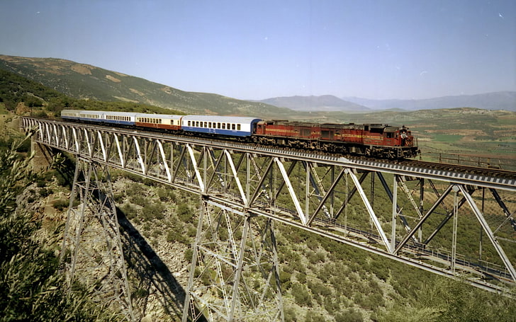 treina pontes ao ar livre trilhos de trem ferrovias céus azuis locomotivas a diesel Architecture Bridges HD Art, Ao ar livre, pontes, trens, trilhos de trem, ferrovias, céu azul, HD papel de parede