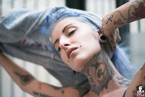 Gladyce Suicide, Suicide Girls, Model, gefärbtes Haar, Tattoo, blaues Haar, Piercing, Frauen, Frauen drinnen, HD-Hintergrundbild HD wallpaper