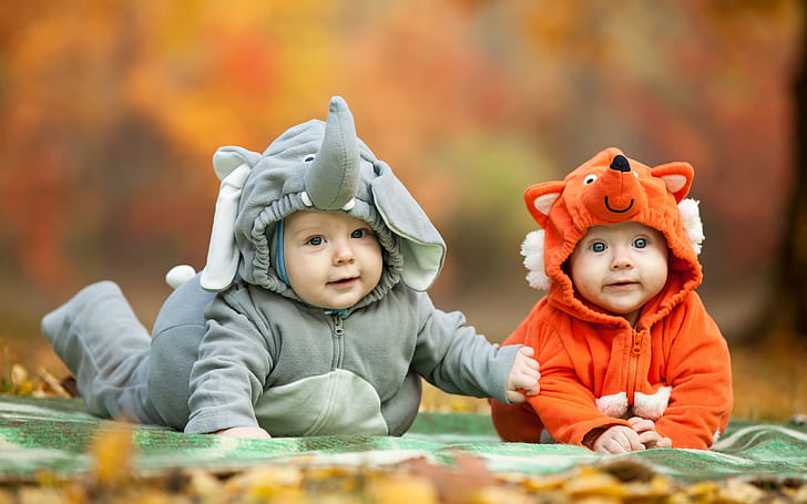 Bambini in costume, 2 cuccioli di animali con cappuccio, bambini, costume, positivo, bambini, Sfondo HD