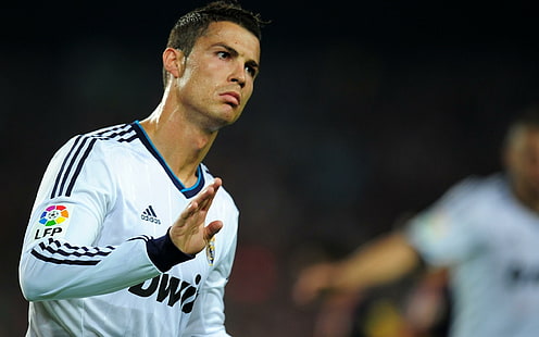 Cristiano Ronaldo Celebration, męska biała koszulka z długim rękawem adidas, cristiano ronaldo, ronaldo, celebrytka, celebryci, chłopcy, piłka nożna, sport, uroczystość, Tapety HD HD wallpaper