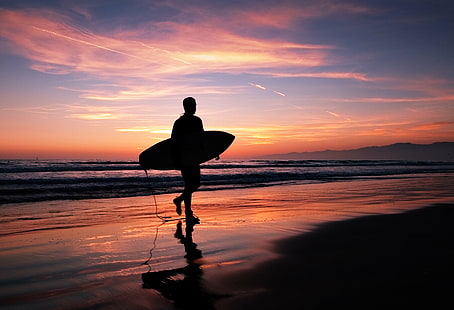 person holding surfboard while walking in the beach at night time, los angeles, los angeles, Los Angeles, Surfer, person, surfboard, at night, night time, California, Sunset, Surfing, Venice Beach, silhouette, beach, sea, back Lit, women, outdoors, nature, sky, people, dusk, water, sunrise - Dawn, HD wallpaper HD wallpaper