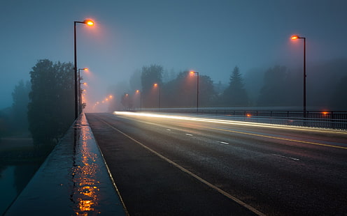 黒いアスファルト道路、通り、夜、長時間露光、通り、霧、都市景観、道路、ライト、雨、交通の豪雨の写真、 HDデスクトップの壁紙 HD wallpaper