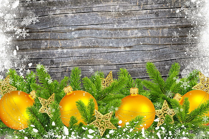 décorations de noël, aiguilles de pin, étoile, arbre, arrière-plan, planche de bois gris avec des boules vertes et dorées et décors étoiles, décorations de Noël, aiguilles de pin, étoile, arbre, arrière-plan, Fond d'écran HD