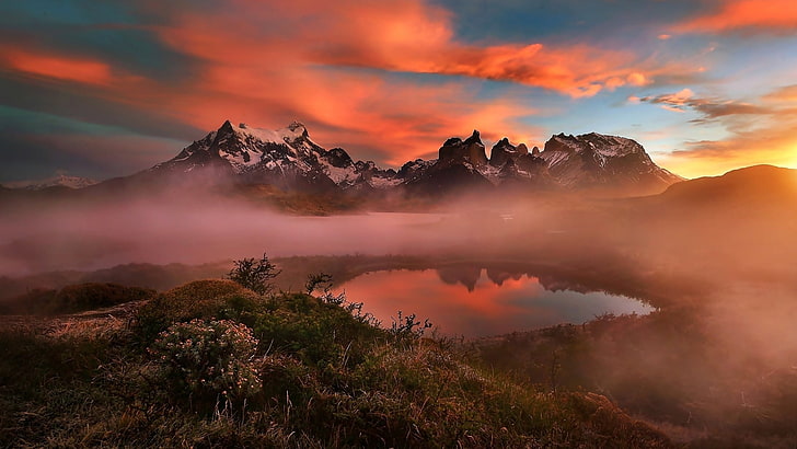 montagne blu, natura, paesaggio, alberi, Patagonia, Cile, Torres del Paine, montagne, picco nevoso, acqua, lago, nebbia, piante, nuvole, colline, tramonto, riflessione, Sfondo HD