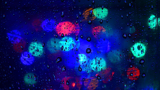 bokeh 조명, 물 방울, bokeh, 비, 조명과 함께 녹색, 빨강 및 파랑 빛의 근접 촬영 사진, HD 배경 화면 HD wallpaper