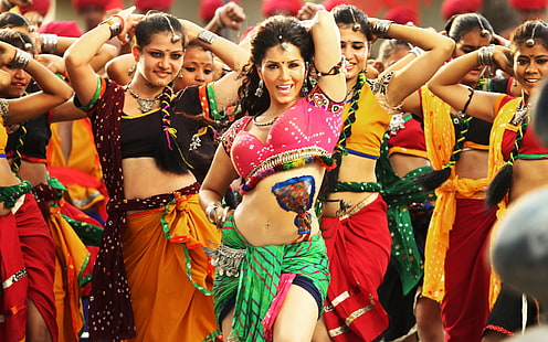 Sunny Leone Di Ek Paheli Leela 2015, banyak gaun sari wanita, Selebriti Wanita, Film, bollywood, bahagia, 2015, menari, cerah leone, Wallpaper HD HD wallpaper