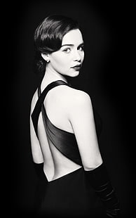 Emilia Clarke, skådespelerska, brunett, kvinnor, kändis, svartvit, stående display, enkel bakgrund, glamour, HD tapet HD wallpaper