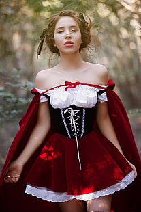 robe rouge, blanche et noire pour femme, Eden Rose, modèle, femmes, corset, femmes en plein air, petit chaperon rouge, cosplay, épaules nues, capes, Fond d'écran HD HD wallpaper