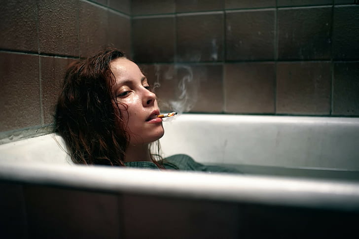 women smoking bathtub, HD wallpaper