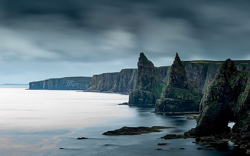 montaña además de cuerpo de agua, costa, roca, naturaleza, mar, Escocia, acantilado, Fondo de pantalla HD HD wallpaper