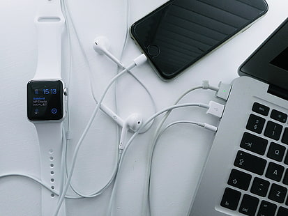 kasing aluminium perak Apple Watch dengan Sport Band putih dan perak MacBook Pro, apple, iphone, iwatch, macbook, Wallpaper HD HD wallpaper