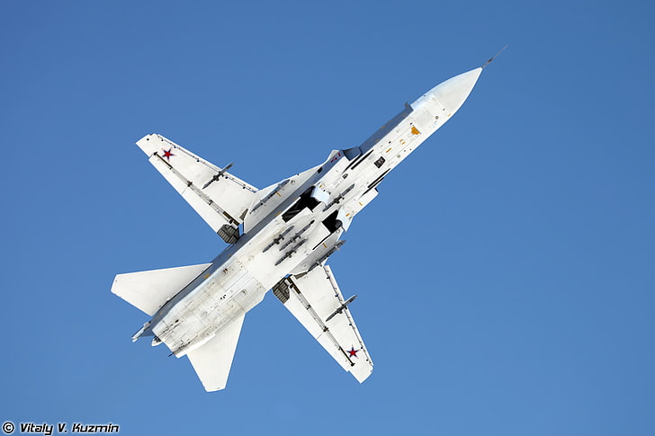 طائرة بيضاء ، سو 24 ، منظر سفلي ، قاذفة ، سلاح الجو الروسي، خلفية HD