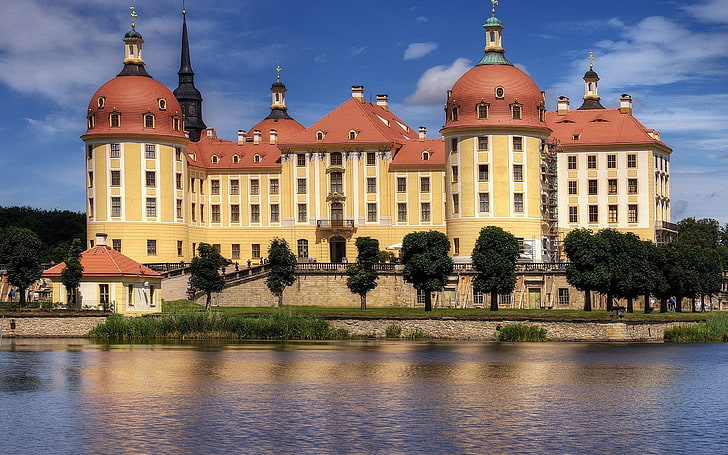 braunes konkretes Gebäude, Schloss Moritzburg, Sachsen, Deutschland, HD-Hintergrundbild