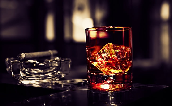 Whisky-Eis-Zigarre, klares Steinglas, Essen und Trinken, Whisky, Eis, Zigarre, HD-Hintergrundbild
