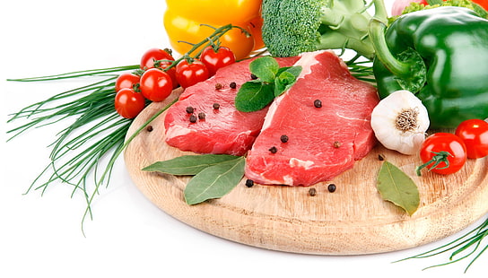 zwei rohes Fleisch, Fleisch, Gemüse, Gewürze, Kräuter, kleine Tafel, HD-Hintergrundbild HD wallpaper