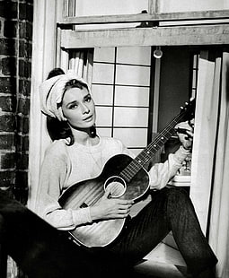 donne, attrice, Audrey Hepburn, monocromatica, Colazione da Tiffany, chitarra, Sfondo HD HD wallpaper