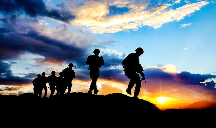 silhouette photography of soldiers, the sky, the sun, clouds, sunset, mountains, weapons, the evening, soldiers, silhouettes, equipment, HD wallpaper