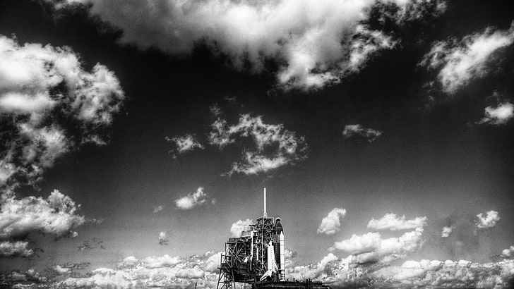 cohete, nave espacial, monocromo, lanzamiento, nubes, cielo, Fondo de pantalla HD