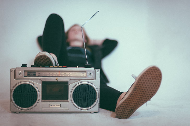 pemutar radio hitam dan abu-abu, fotografi, berbaring, musik, Wallpaper HD