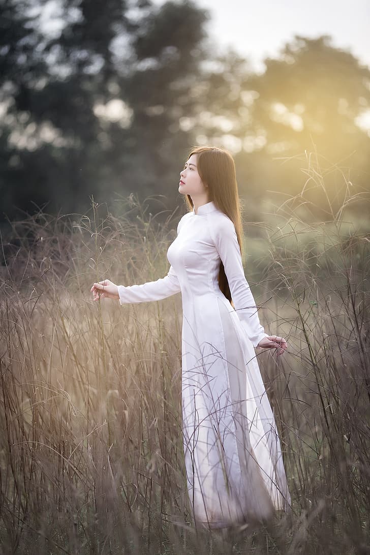 Asian, áo dài, Vietnam dress, grass, depth of field, sunlight, women, long hair, HD wallpaper