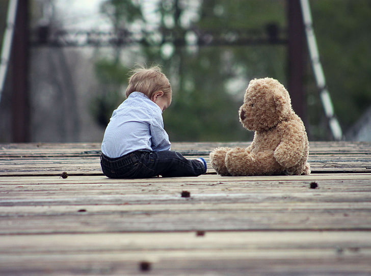 adorable, baby, bear, boy, bridge, child, cute, friends, outdoors, playing, sitting, stuffed toy, sweet, teddy bear, toddler, wood, young, HD wallpaper