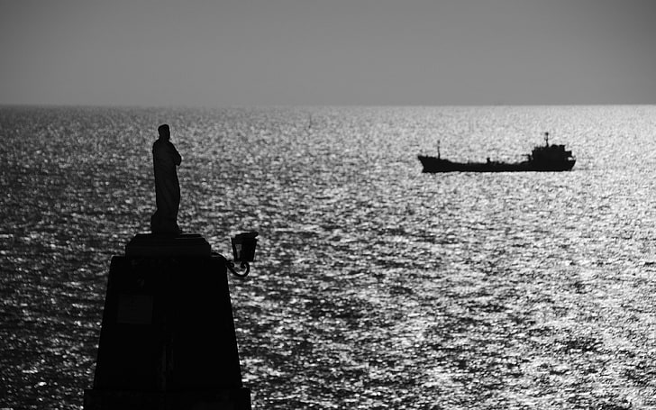 fotografía, mar, estatua, barco, carga, monocromo, Fondo de pantalla HD