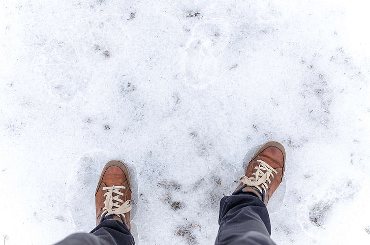 adult, adventure, background, cold, daylight, december, fashion, feet, footwear, ze, zing, frost, frosty, frozen, high angle shot, ice, icy, journey, legs, man, outdoors, person, season, seasonal, shoes, snow, sno, HD wallpaper
