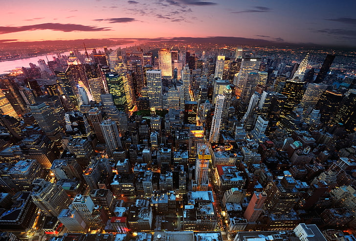 grå höghus, ljus, solnedgång, staden, ljus, byggnad, hem, New York, skyskrapor, kvällen, panorama, USA, Manhattan, NYC, New York City, HD tapet