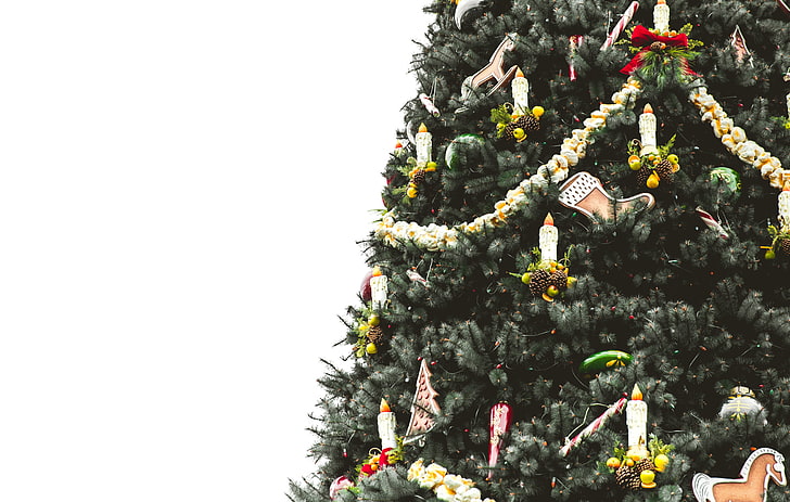 緑のクリスマスツリーの装飾、クリスマスツリー、装飾品、キャンドル、 HDデスクトップの壁紙