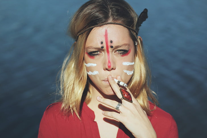 wanita, merokok, rokok, ikat kepala, bulu, cat wajah, Wallpaper HD