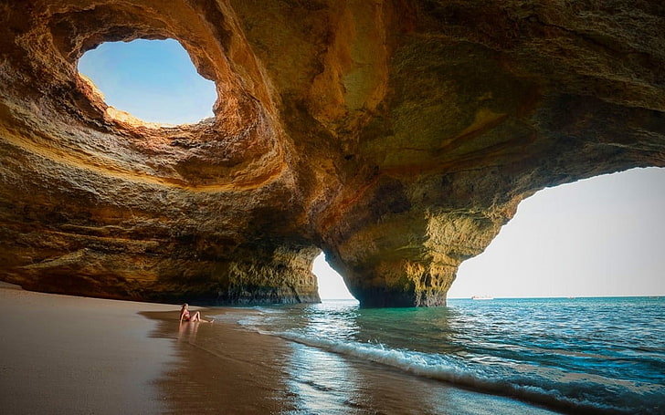 spo d'acqua, natura, paesaggio, mare, grotta, spiaggia, sabbia, donne all'aperto, erosione, Portogallo, estate, donne, Sfondo HD