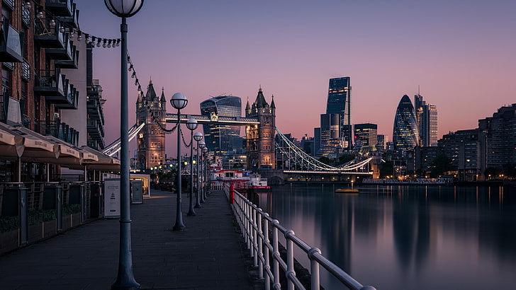 ciudad, paisaje urbano, reflexión, horizonte, camino acuático, cielo, agua, metrópoli, rascacielos, punto de referencia, oscuridad, noche, Tower Bridge, Londres, Reino Unido, Europa, Fondo de pantalla HD
