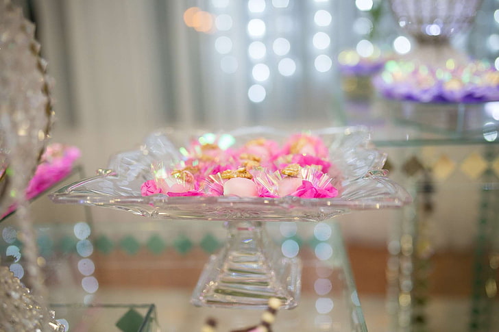 4 de julho, flores artificiais, casamento na praia, lindas flores, canteiro de flores, flores azuis, borboleta em uma flor, decoração, decorar, luzes, casamento, faixas de casamento, bolo de casamento, HD papel de parede