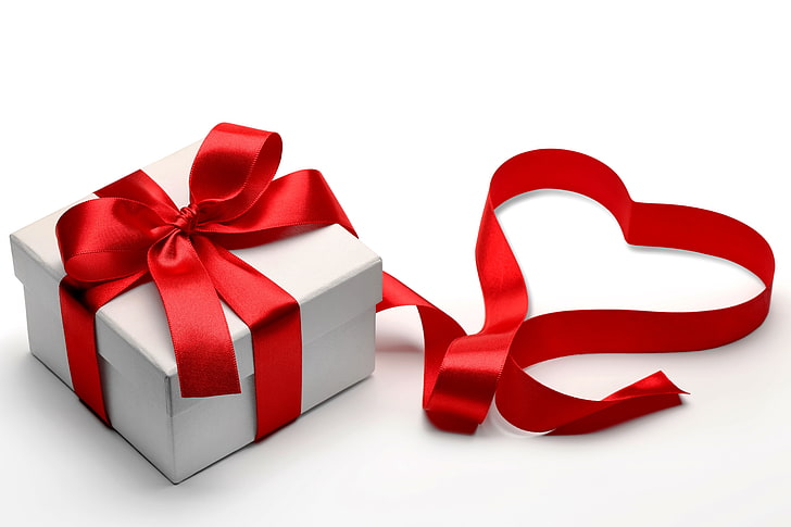 caja de regalo blanca con cinta roja, regalo, corazón, cinta, amor, arco, caja, romántico, día de San Valentín, Fondo de pantalla HD