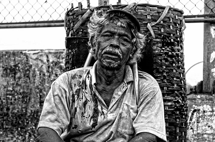 black and white, hard work, human, labor, labour, man, manual work, monochrome, old, person, poor, worker, working, HD wallpaper