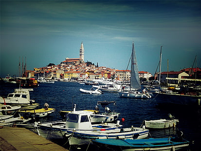 biało-brązowa łódź na łodzi, morze, łódź, Rovinj, Chorwacja, Tapety HD HD wallpaper