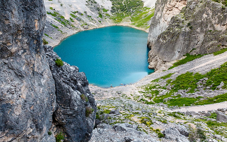 Imotski Blue Lake en el cráter de piedra caliza cerca de Split, Croacia, Fondo de pantalla HD