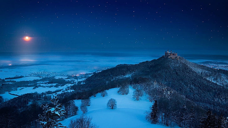 нощно небе, планина Хохенцолерн, Европа, Германия, луна, зима, хоризонт, замръзване, лунна светлина, природа, звездна нощ, нощ, връх, гора, замък Хохенцолерн, сняг, небе, HD тапет