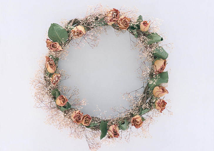 green and beige wreath, roses, leaves, gypsophila, wreath, withered, HD wallpaper
