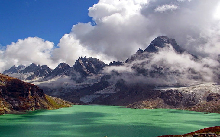 góra i staw, krajobraz, przyroda, jezioro, góry, chmury, Pakistan, Himalaje, lato, zieleń, woda, Tapety HD