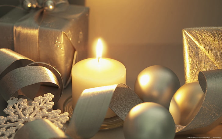white pillar candle and three gold baubles, holiday, Christmas ornaments, candles, presents, snowflakes, Martin Barraud, HD wallpaper