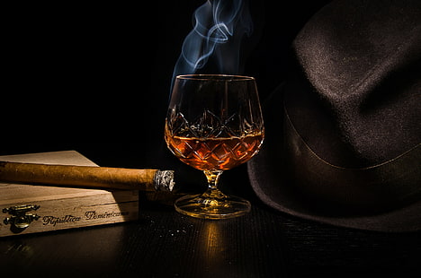 Hatt, cigarr, glas, glas, hatt, cigarr, cognac, alkohol, HD tapet HD wallpaper