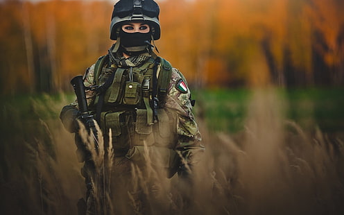 Soldado italiano Army Girl, capacete de casca de noz cinza, Guerra e exército, soldado, garota, exército, HD papel de parede HD wallpaper