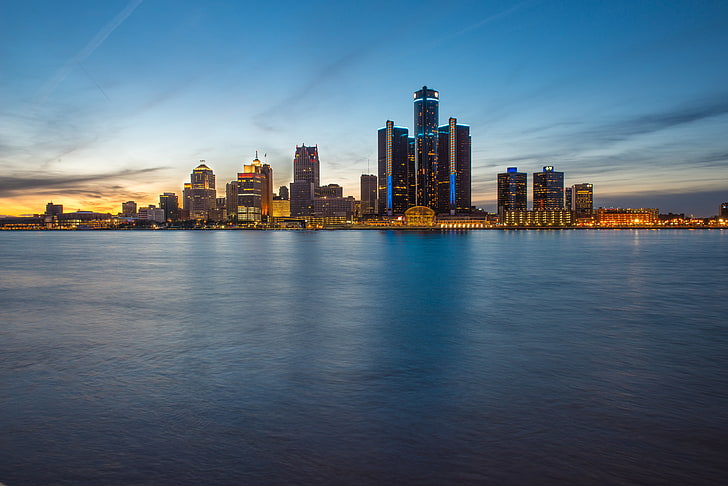 zbiornik wodny otoczony budynkami, panoramą, wieczorem, Detroit, Ontario, niebieska godzina, Windsor, Tapety HD