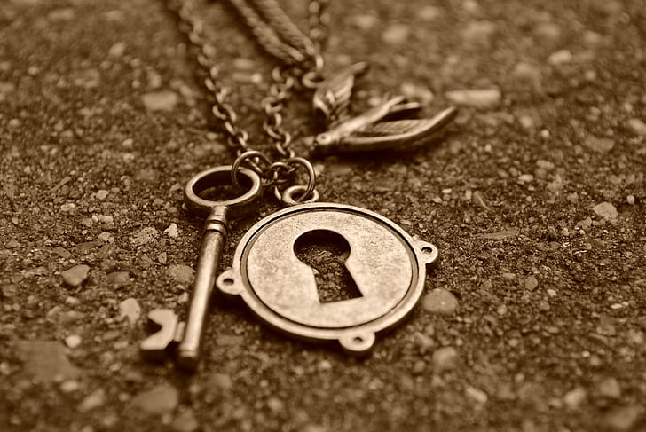 Вы держите ключ, серебряное ожерелье, ключ, фотография, сепия, 3d и аннотация, HD обои