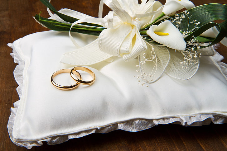 gold-colored band rings, flowers, cushion, engagement rings, HD wallpaper