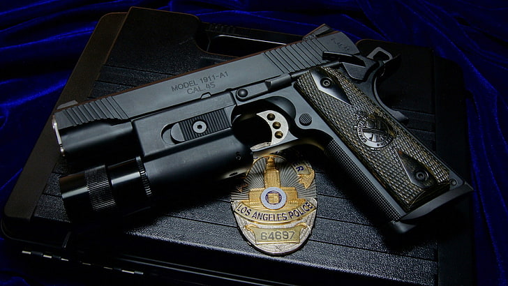 czarny pistolet półautomatyczny CAL. 45, M1911, pistolet, policja, broń, odznaka, Tapety HD