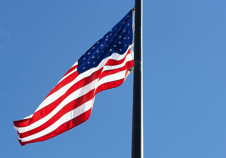 administracja, Ameryka, flaga amerykańska, sztandar, niebieski, błękitne niebo, kraj, flaga, maszt, dom, tożsamość, patriotyzm, patriotyzm, słup, duma, czerwony, naszywka, symbol, Stany Zjednoczone Ameryki, fala, macha, biały, wiatr, Tapety HD